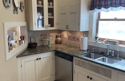 Milford House | Tuscan Hills - Under 5 minutes to Dreams Park, renovated, 3 bedroom, 3 bath