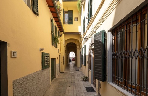 San Niccolo Apartment | Tuscan Tempo Elegant Escape Apartment