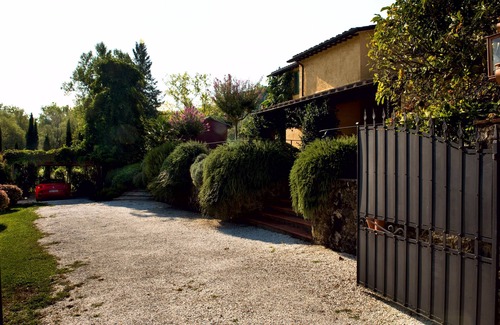 Montemagno Villa | Tuscan Villa with A/C, WIFI and private swimming pool
