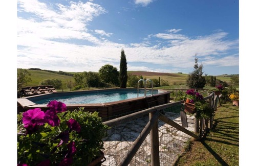 San Giovanni d'Asso Villa | TUSCANY : APPARTMENT IN VILLA WITH SHARED POOL