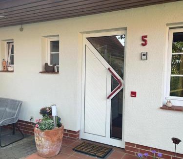 Kaltenweide House | Twenge Retreat - Haus Nähe Stadt und Flughafen mit Garten, 3 Zimmer, TV, Küche, Bad und Netflix