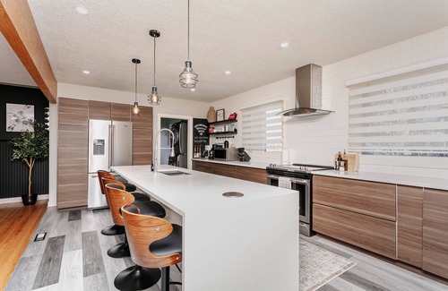 North Central Edmonton House | Twin bed Dreams W/AC - Near Rogers Place/RAH/NAIT