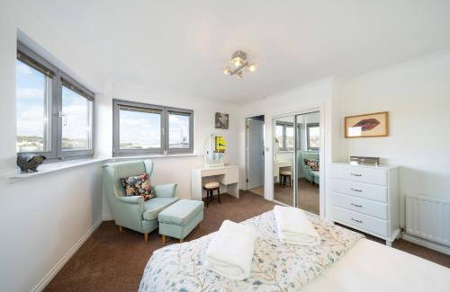 Dundee Apartment | Twin Bridges