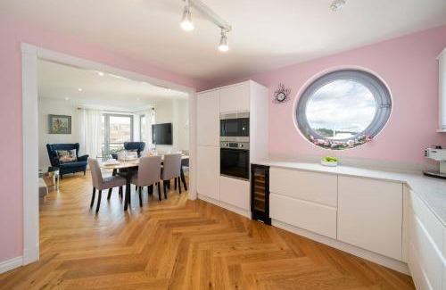Dundee Apartment | Twin Bridges