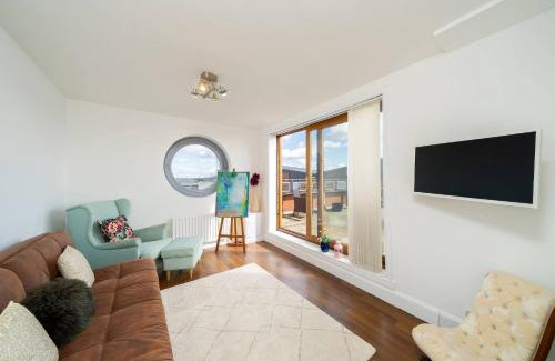 Dundee Apartment | Twin Bridges