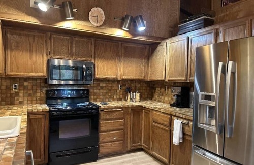 Bridgeport House | Twin Lakes,CA. Views, Beautifully Decorated, Private/Quiet; Fish in the Creek