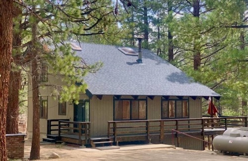 Bridgeport House | Twin Lakes,CA. Views, Beautifully Decorated, Private/Quiet; Fish in the Creek