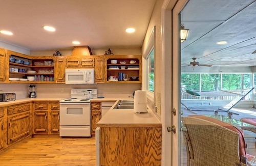 Hiawassee House | Twin Oaks Retreat - by Chatuge Home Concierge Lakefront w/Pvt Covered Dock, fire pit, ping pong, shuffle board, water carpet