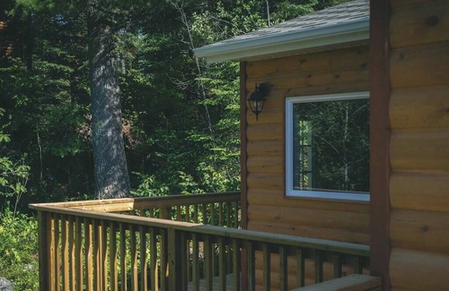 Kenora Cabin | Twin Otter Cabin - Lakewood Park Cabins