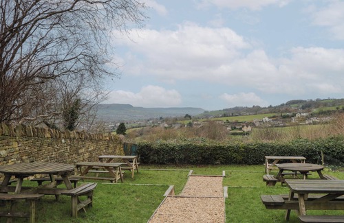 Stroud Cottage | TWIN ROOM, pet friendly in Whiteshill
