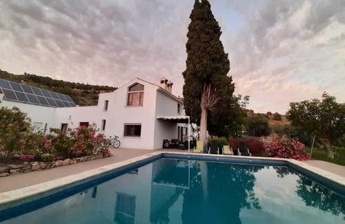 Lecrin Bed & Breakfast | Twin size bedroom in vegetarian B&B within Sierra Nevada Natural Park