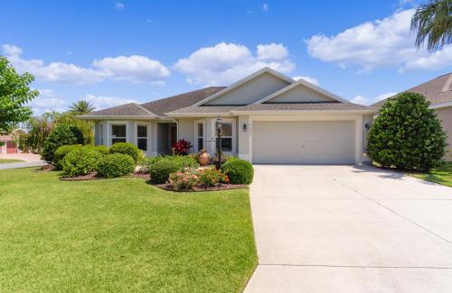 The Villages House | Twisted Oak - Designer Home In The Village Of Sanibel- Villagepeople