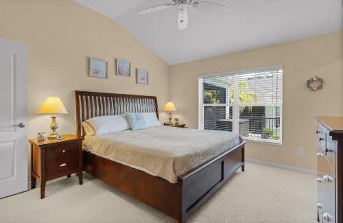 The Villages House | Twisted Oak - Designer Home In The Village Of Sanibel- Villagepeople