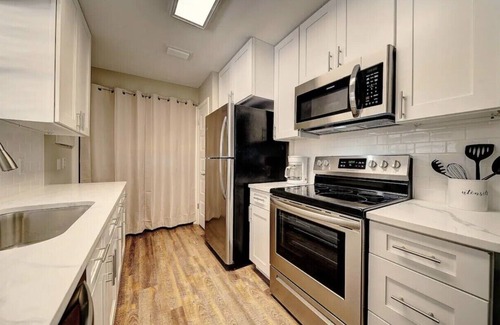 Panama City House | TWISTED TURTLE! 3bed/2bath home with POOL & GAME ROOM in Historic St. Andrews!