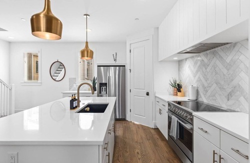 Historic Waverly House | TWO Adjacent Homes by 12 South, Belmont -Sleeps 24