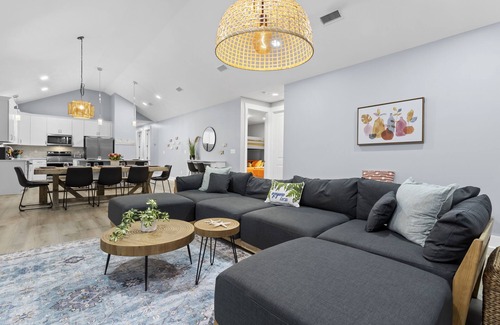 Gulfport House | Two Amazing Modern & Spacious Beach Retreats, 9 Bedroom, 6 bathrooms