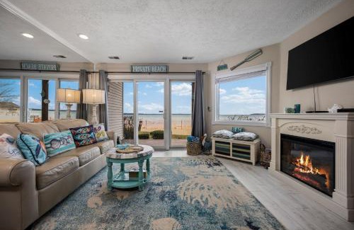 Traverse City House | TWO Beachside Condos on East Bay in Traverse City