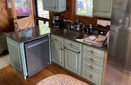 Hayward Cabin | Two Bears Lodge: Serenity & Luxury on a Private Peninsula