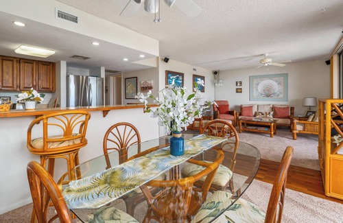 Kahaluu Bay Condo | Two-Bed, Two-Bath Condo on Alii Drive, Steps From Magic's Beach Grill!