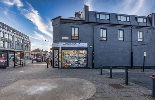 Newcastle-upon-Tyne Apartment | Two Bedroom Open Plan Newcastle City Centre Sleeping 12 People