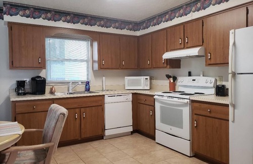 Dunnellon House | Two bedroom/1.5 Bath Townhouse at Rainbow River