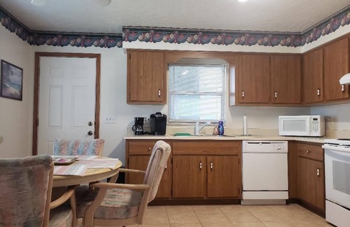 Dunnellon House | Two bedroom/1.5 Bath Townhouse at Rainbow River