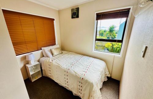 Papatoetoe Apartment | Two Bedroom Airport Flat Free Wi-Fi Parking Peaceful Stay