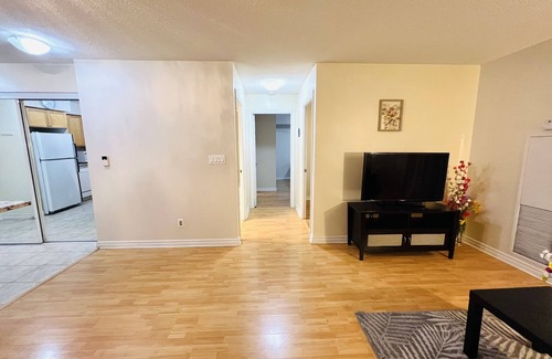 Downtown Mississauga Apartment | Two bedroom apartment with secure parking, 1 minute walk from Celebration square