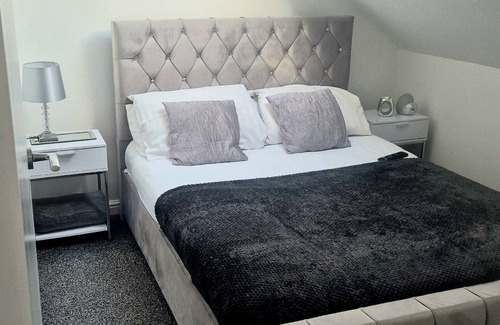 South Shore Apartment | Two Bedroom Apartment