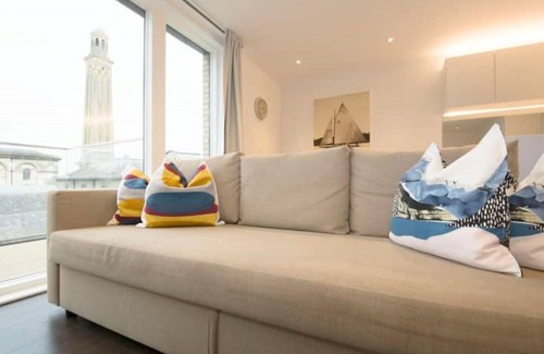 London Borough of Hounslow Apartment | Two-Bedroom Apartment Kew Gardens/Chiswick