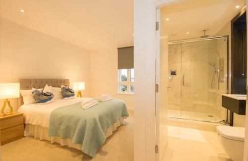 London Borough of Hounslow Apartment | Two-Bedroom Apartment Kew Gardens/Chiswick
