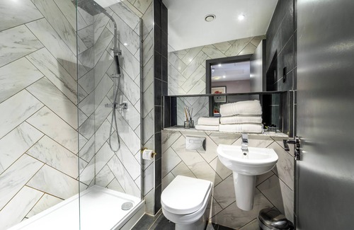 RopeWalks Apartment | Two Bedroom Apartment 306 (Sleeps 6)