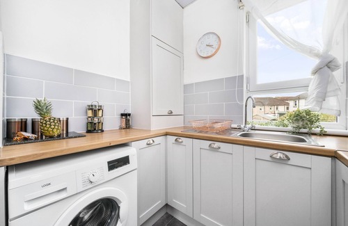 Motherwell Apartment | Two Bedroom Apartment by Klass Living Serviced Accommodation Motherwell - Anderson Apartment With WiFi &Parking