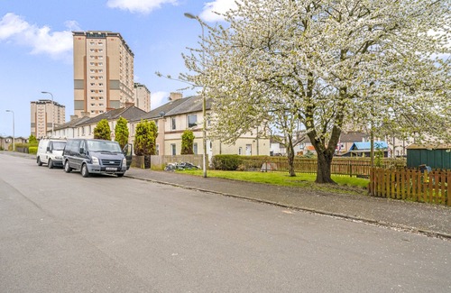 Motherwell Apartment | Two Bedroom Apartment by Klass Living Serviced Accommodation Motherwell - Anderson Apartment With WiFi &Parking