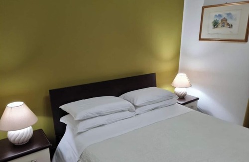 Historic Center Apartment | Two-bedroom apartment with terrace in the heart of Bologna.