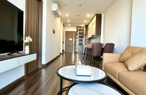 Le Chan House | Two-Bedroom Apartment with City View
