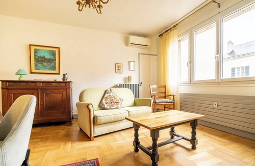 Limoges Apartment | Two-bedroom apartment with kitchen and living room