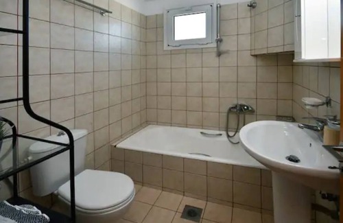 Koutsouras House | Two Bedroom Apt with Sea View Balcony and Parking