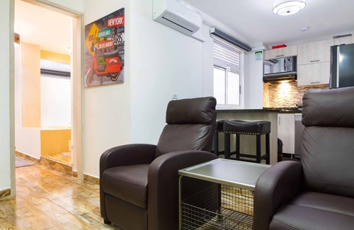 El Poblado Apartment | Two Bedroom Balcony AC Hot Tub Part Time Doorman Poblado