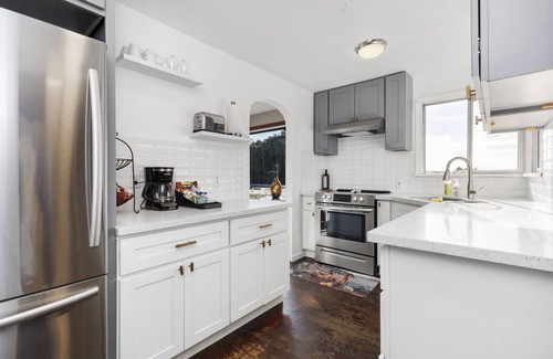 Kennydale House | Two bedroom bungalow off Lake Washington in Lower Kennydale