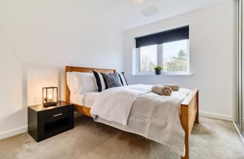 Welwyn Garden City Apartment | Two Bedroom by Brookland Stays Serviced Accommodation Short Lets Hertfordshire with Free WiFi