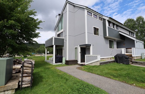 Waterville Valley Condo | Two Bedroom Condo Near Waterville Valley Town Square! (SS9V)