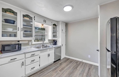 Green Bay House | Two-bedroom Centrally Located Updated Townhouse
