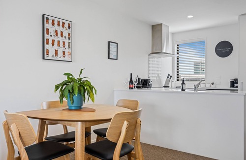 Christchurch City Centre Apartment | Two Bedroom City Base with Free Carpark