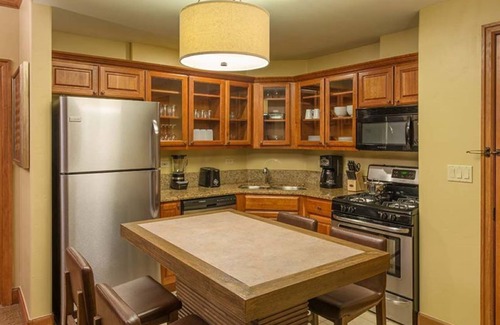 Peak 9 Condo | Two-Bedroom Condo in Breck with private hot-tub!