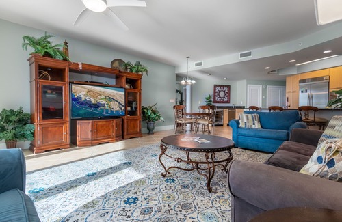 Orange Beach East Condo | Two Bedroom Condo with Gulf and Bay Views! Complimentary Boat Slip!