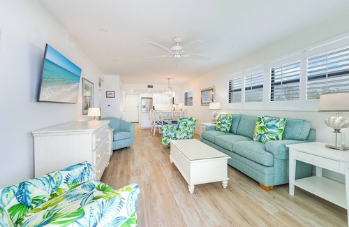 Sanibel Condo | Two-bedroom corner unit that includes special golf privileges!