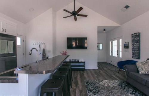Orderville Cottage | Two Bedroom Farmhouse Cottage No. 3n