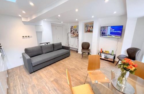 Battersea Apartment | Two bedroom Flat with Private Patio in Battersea