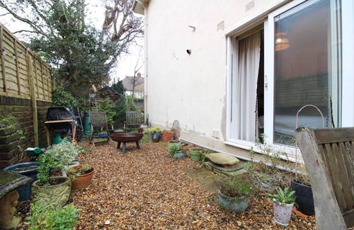 London Borough of Hounslow Apartment | Two Bedroom Garden Flat with Private Parking